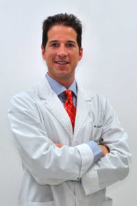 Dr. Macía Colón, FFS expert surgeon